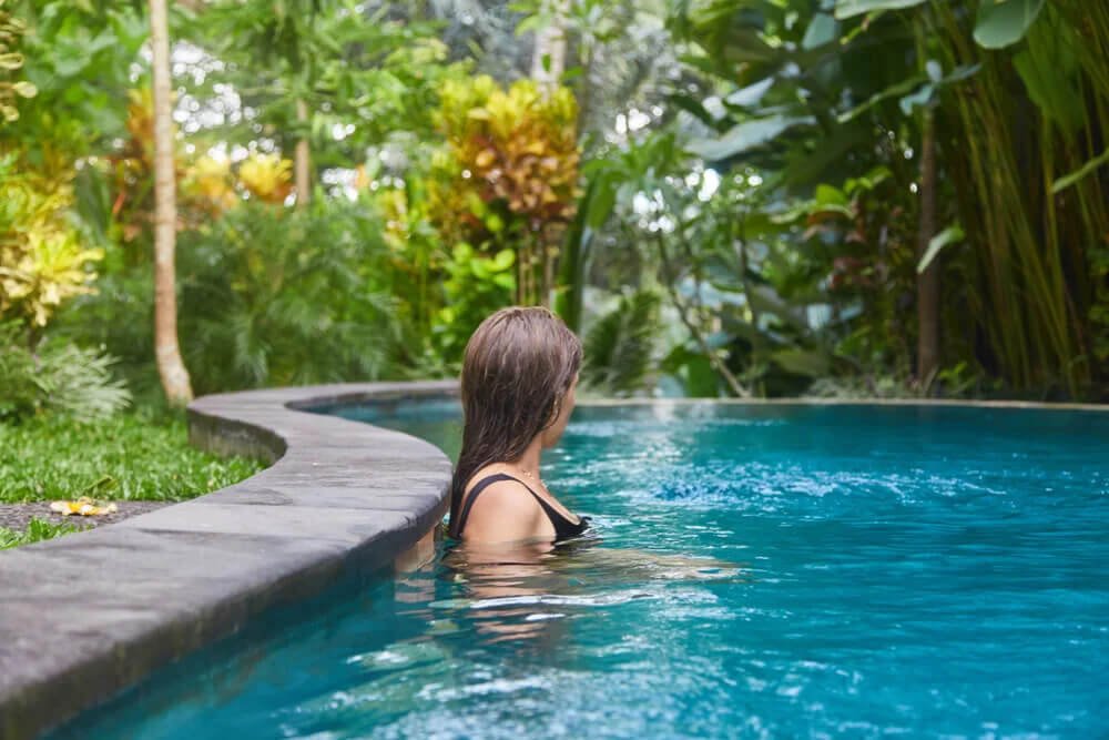 Sun, Sand, and Stunning Strands: How to Care for Hair Extensions on Holiday